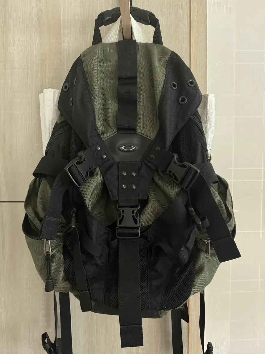 Oakley ICON BACK PACK / khaki